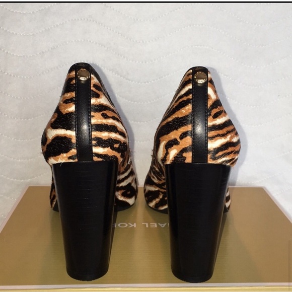 Michael Kors Pump Dark Camel Size 9 NWT - Picture 11 of 16